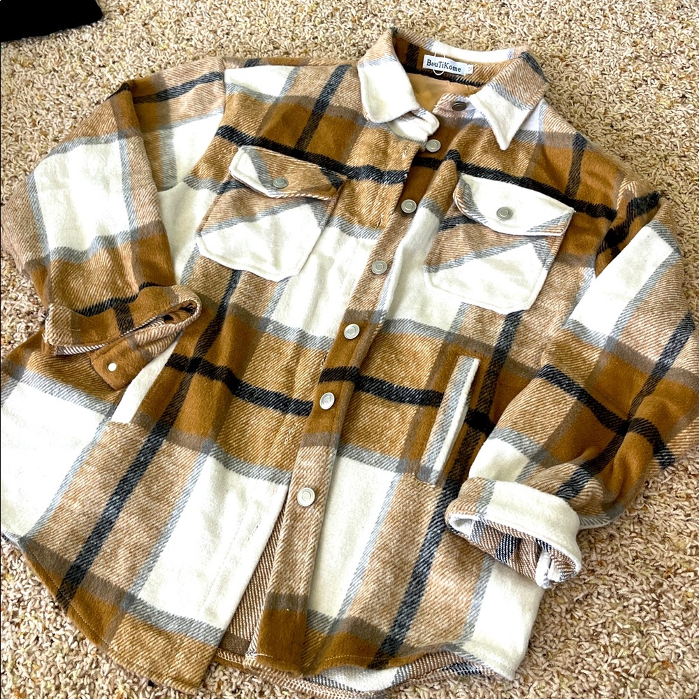 THE SOFTEST plaid flannel shirt jacket M new